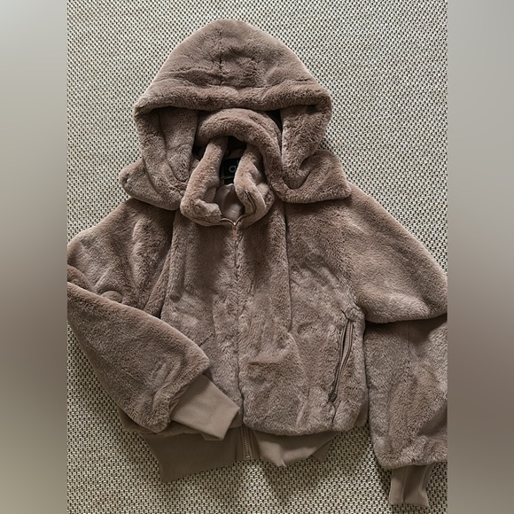 ALO YOGA Foxy Faux Fur Hooded Jacket - Picture 2 of 2
